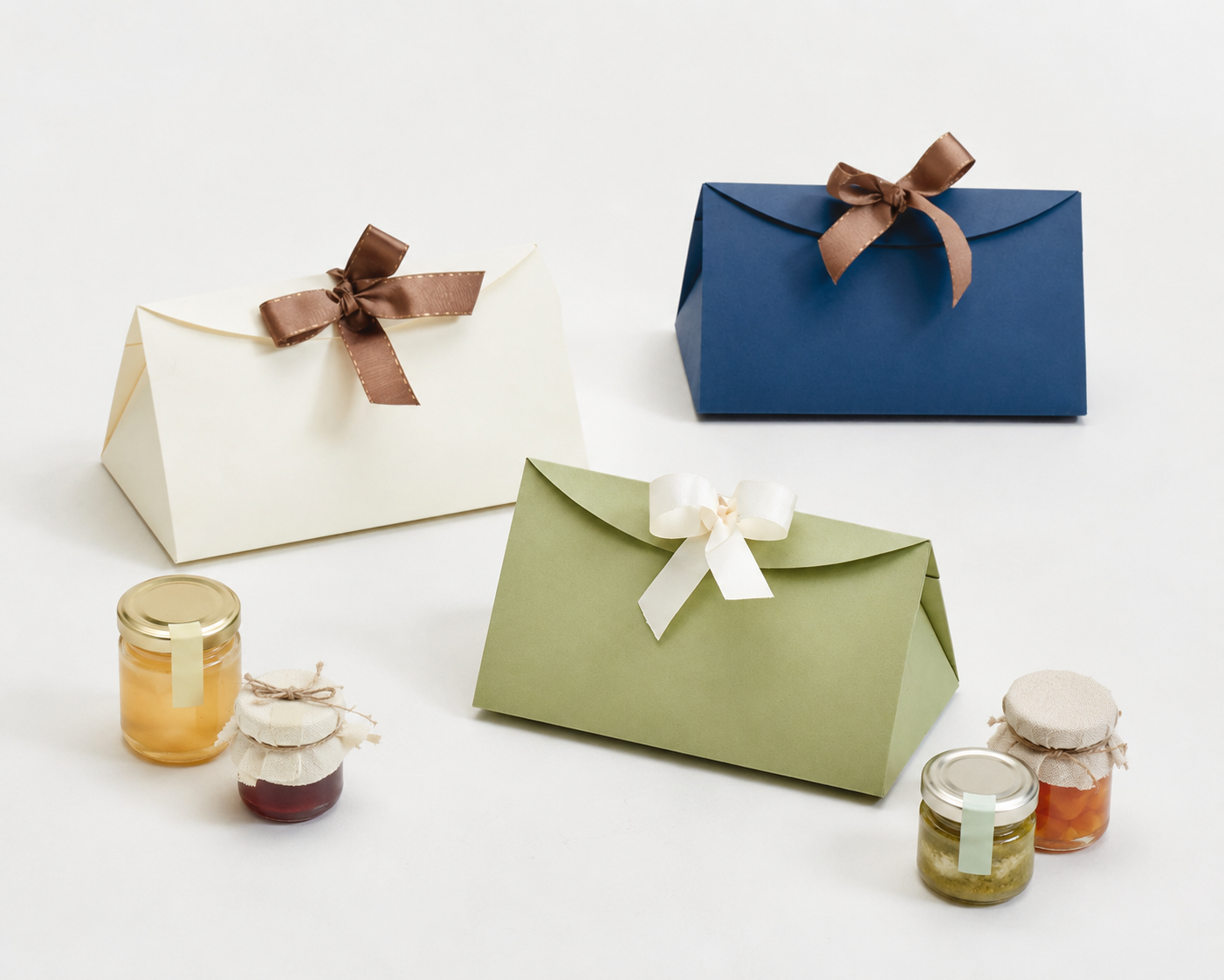 Nuova Pochette automontante:
la confezione regalo che si chiude in un gesto